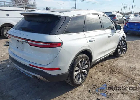 2022 Lincoln Corsair Reserve z USA, uszkodzony, nr VIN 5LMCJ2D99NUL32803